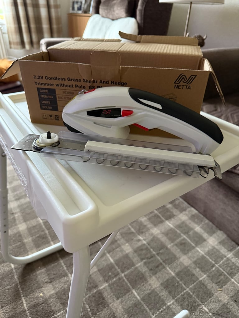 GARDEN HEDGE TRIMMERS