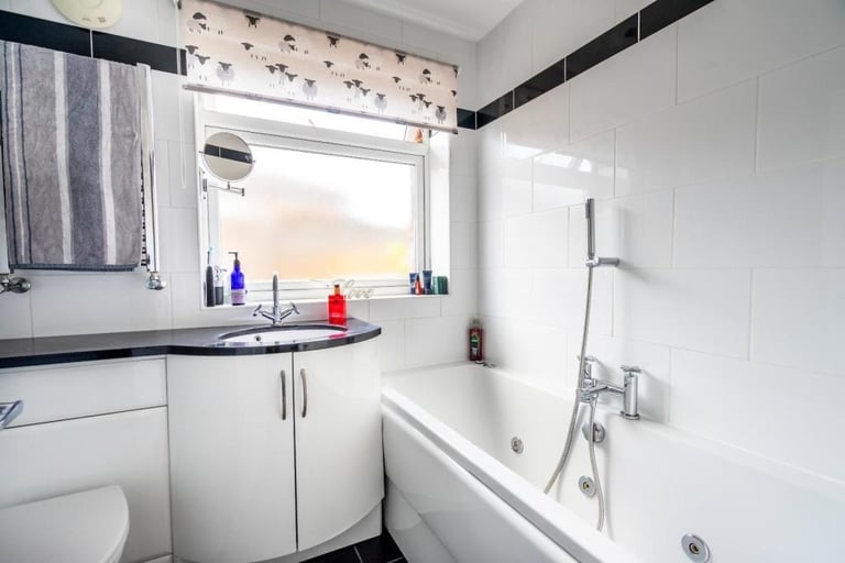 Incredible rooms for rent in Mile End - Daring house🎉🎉