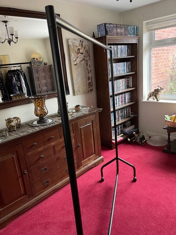 5ft Heavy Duty Single Clothes Rail in Kidderminster