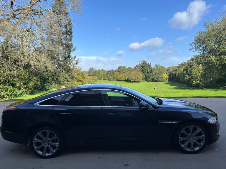Jaguar XJ Portfolio, 3.0 Diesel V6, 275bhp, huge spec, luxury saloon with 12 months MOT, private reg