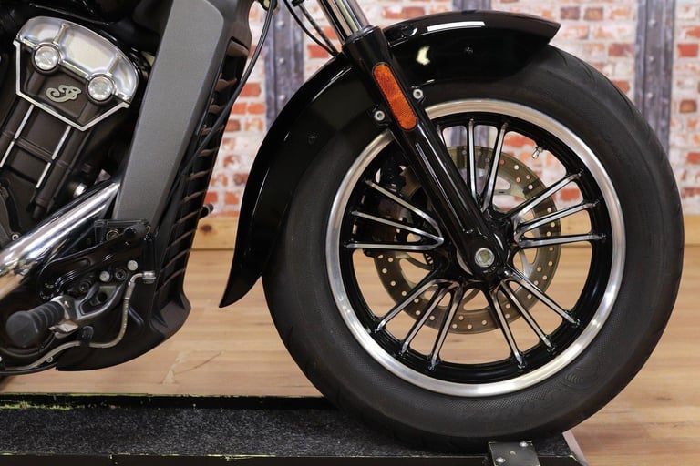 2016 INDIAN SCOUT - 11,274 MILES - INDIAN STAGE 1 EXHAUST, PANNIERS AND SCREEN