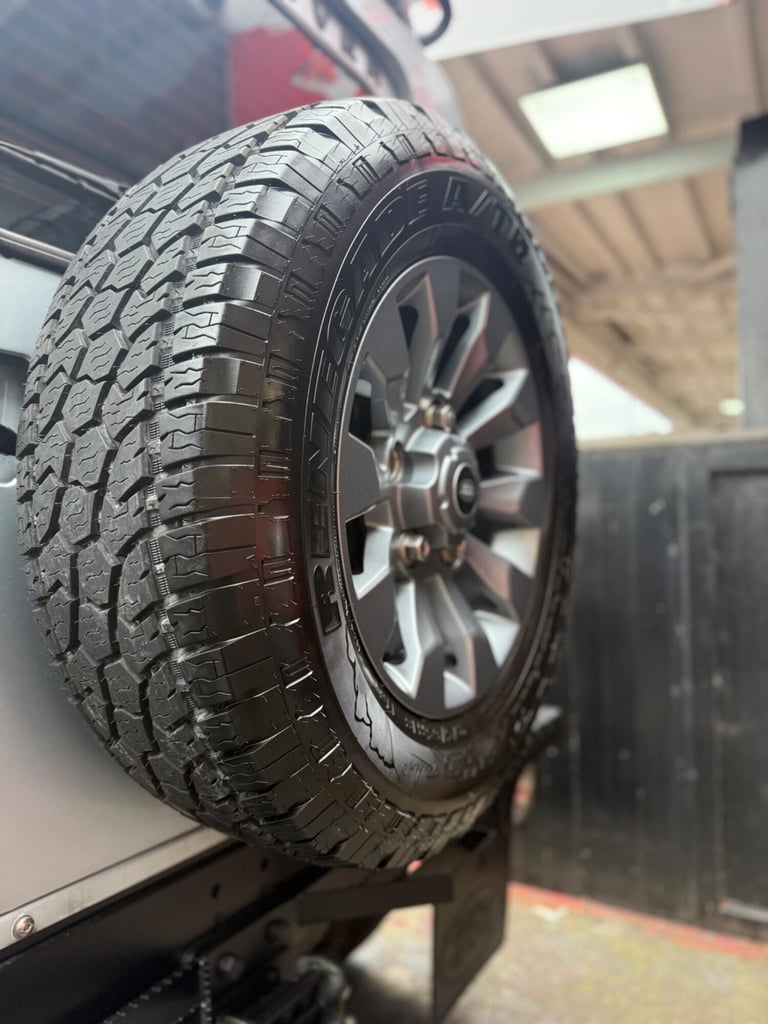 2025 Land Rover Defender 90 2.4 TDCi XS Station Wagon 4WD SWB Euro 4 3dr Diesel Manual