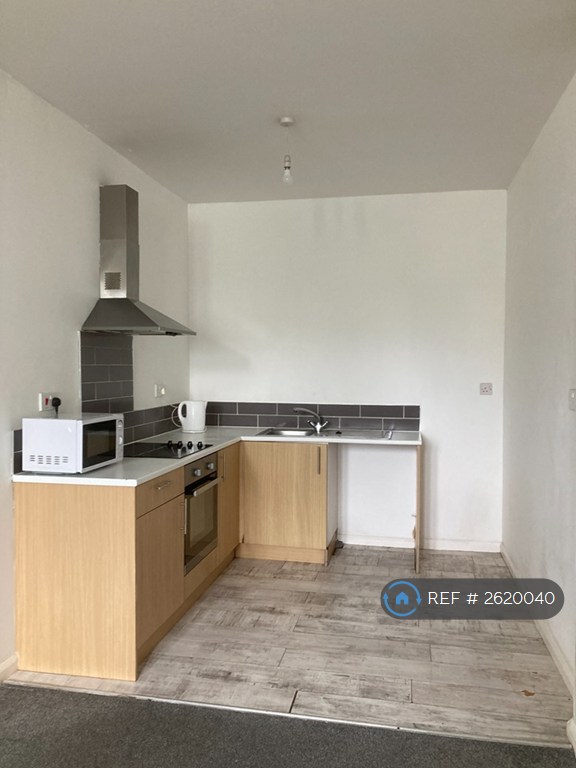 1 bedroom flat in Ty Naba, Clydach, Swansea, SA6 (1 bed) (#2620040)