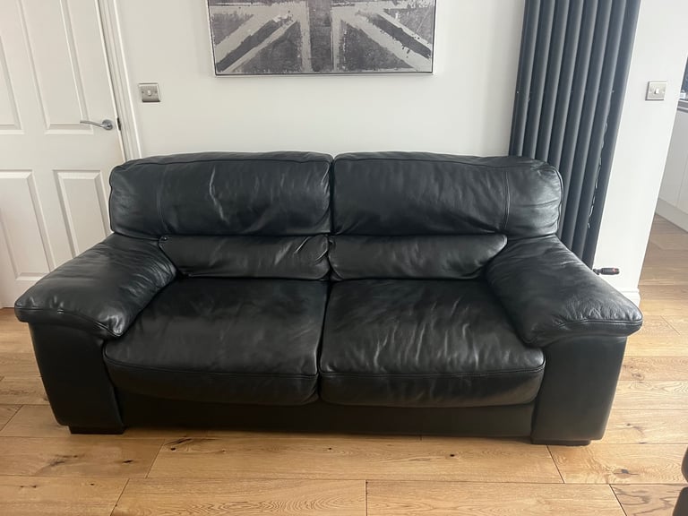 Gorgeous leather sofa 