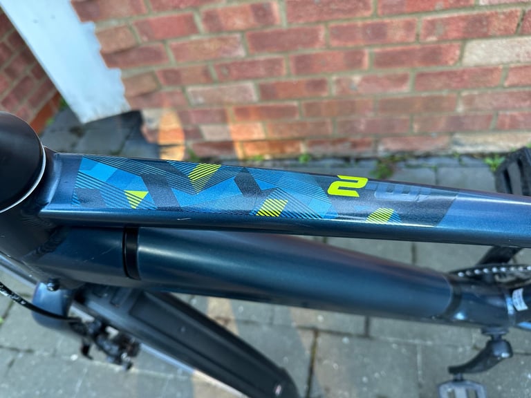 2 X Carrera impel im 2.1 Electric Hybrid Bike Quick Sale M Frame AS BRAND NEW 2 KEYS & CHARGER