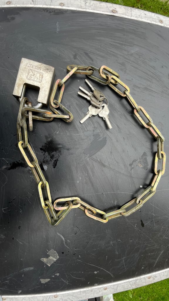 Uk Cycling Bike Bicycle Security Chain Lock Padlock 120cm in good condition