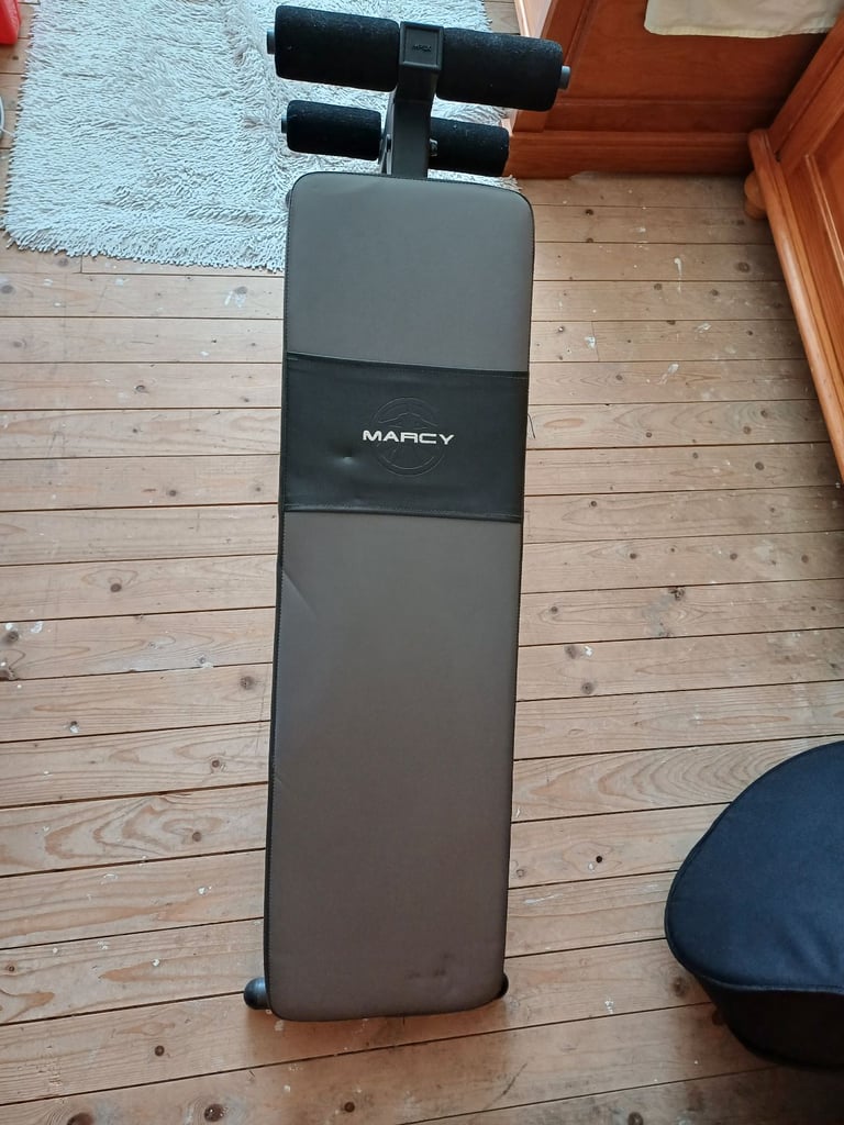 Sit up bench (great condition)