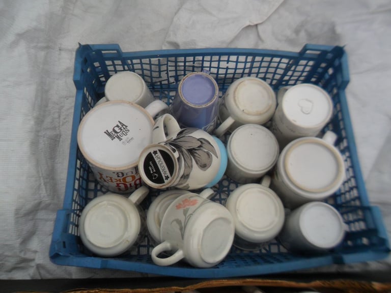 JOB LOT 51 MUGS CUPS