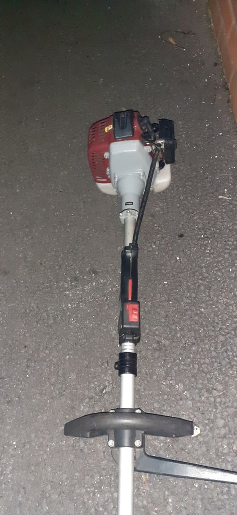 Long reach Pruner chainsaw trimmer hedge trimmer  petrol 15 foot reach