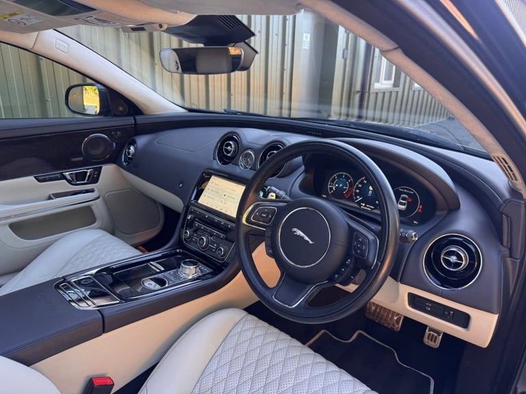 2019 Jaguar XJ 3.0d V6 XJ50 Saloon 4dr Diesel Auto Euro 6 (s/s) (300 ps) Saloon Diesel Automatic