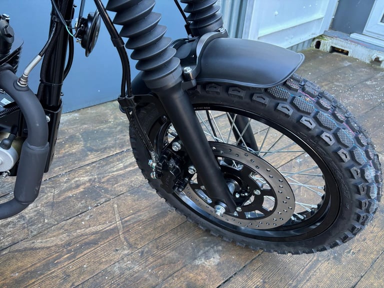 BIKE OF THE WEEK - Bluroc Legend 125cc Scrambler Motorcycle Mutt Bullit 125 