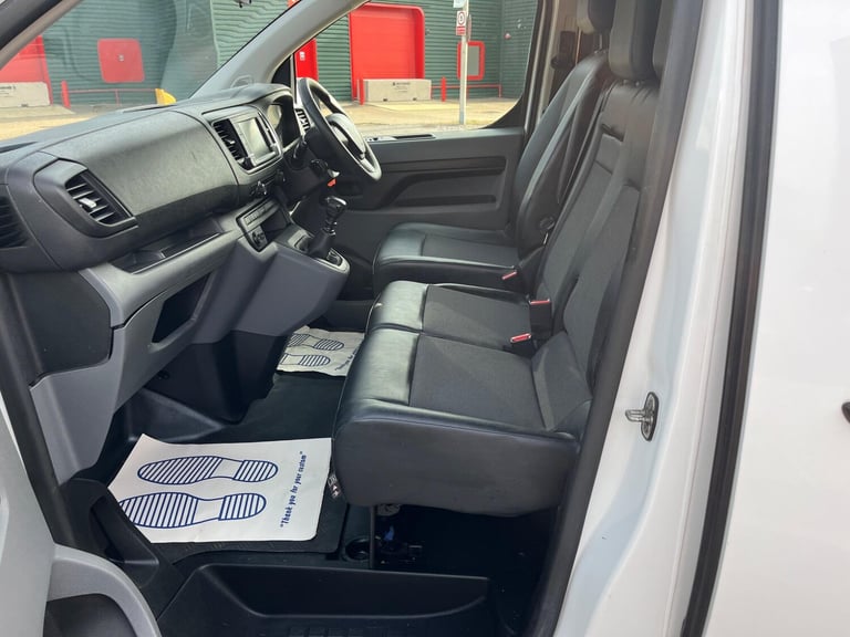 2019 Peugeot Expert 1.5 BlueHDi 1000 Professional Standard Panel Van MWB Euro 6 (s/s) 6dr PANEL V...