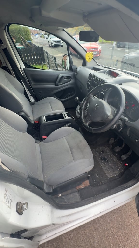 Peugeot, PARTNER crew cab  Panel Van, 2011, Manual, 1560 (cc)