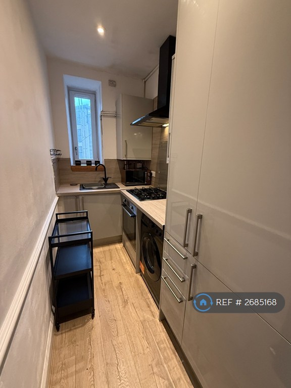 2 bedroom flat in Hastie Street, Glasgow, G3 (2 bed) (#2685168)