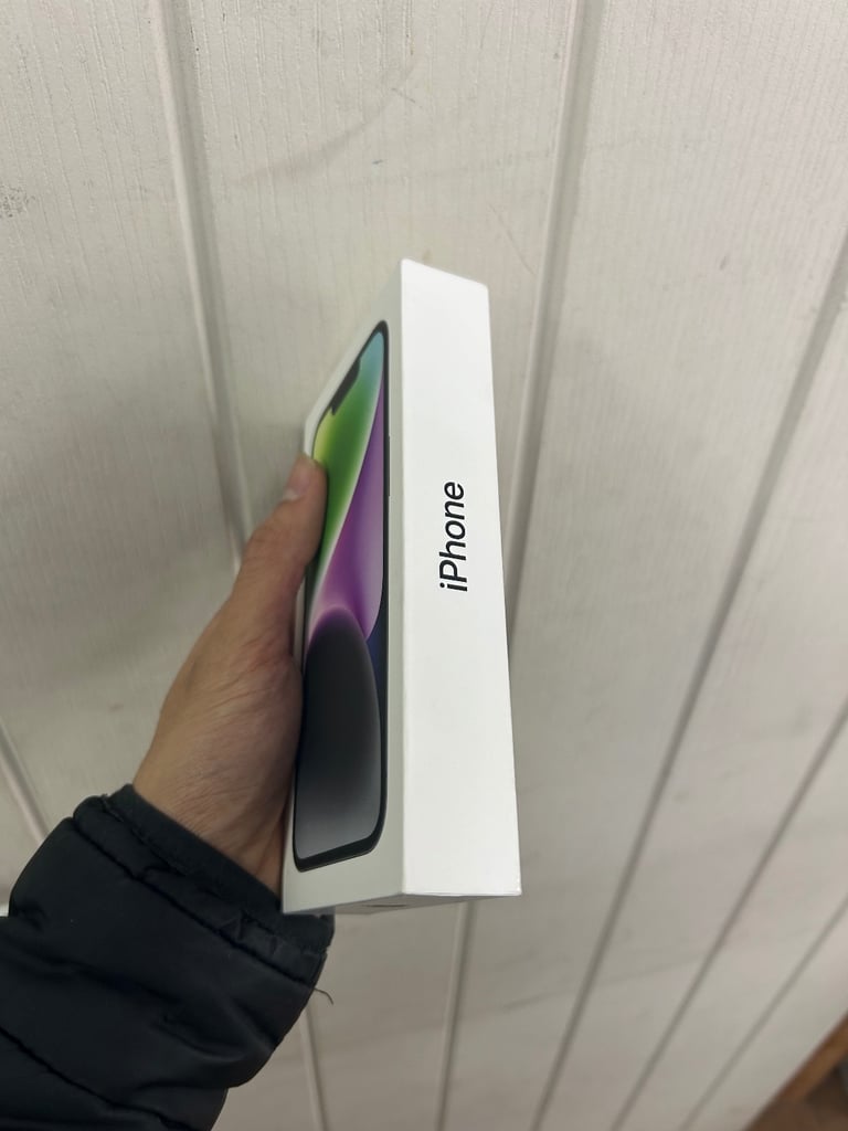 Brand new iPhone 14 midnight 128GB sealed , 1 year Apple warranty 