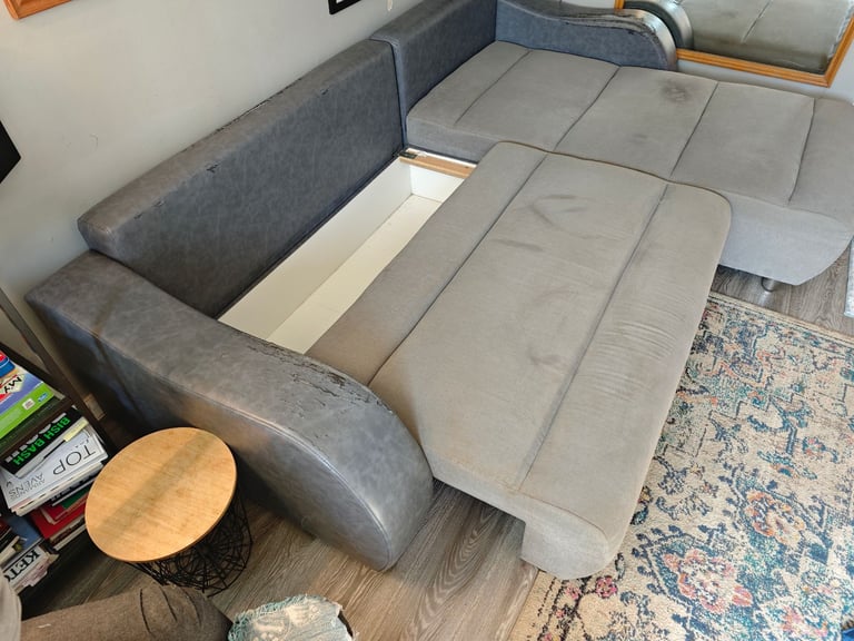 Large 3 Seater Reversible L Shaped Sofa Bed with Storage