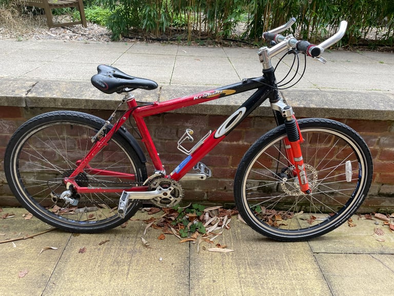 Red carrera mountain bike outlet