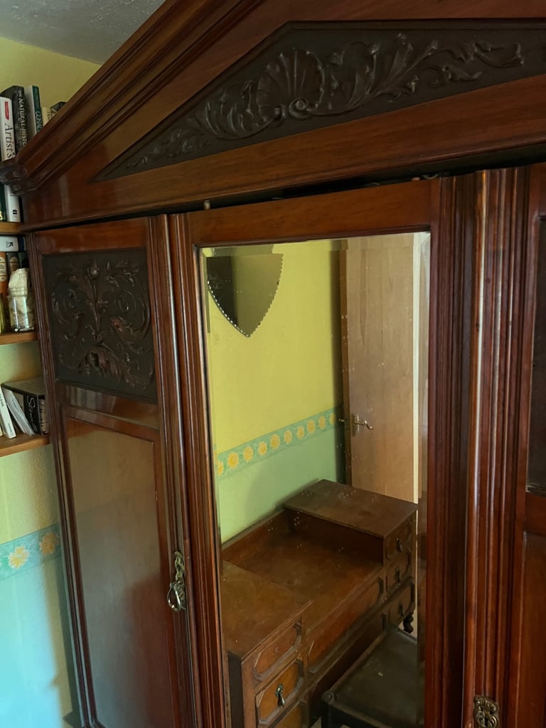Large carved Victorian mahogany wardrobe 