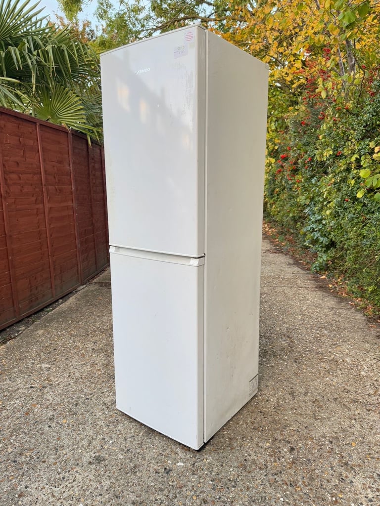 Tall fridge freezer (CAN DELIVER NEARBY)