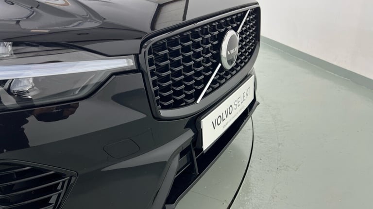 2023 Volvo XC60 2.0 T6 [350] RC PHEV Plus Dark 5dr AWD Geartronic ESTATE PETROL/ELECTRIC Automatic