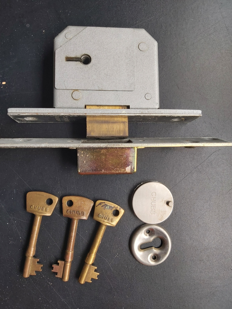 CHUBB 5 LEVER MORTICE LOCK BS3621