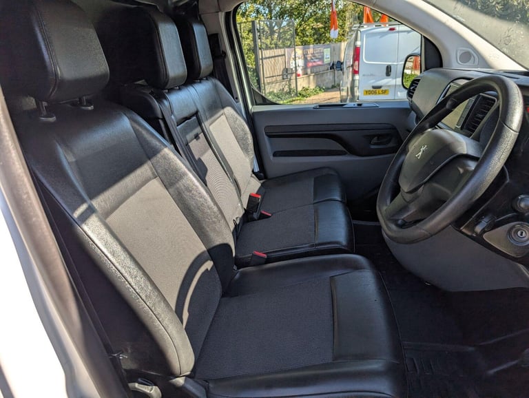 2021 Peugeot Expert 1.5 BlueHDi 1000 Professional Standard Panel Van MWB Euro 6 (s/s) 6dr PANEL V...