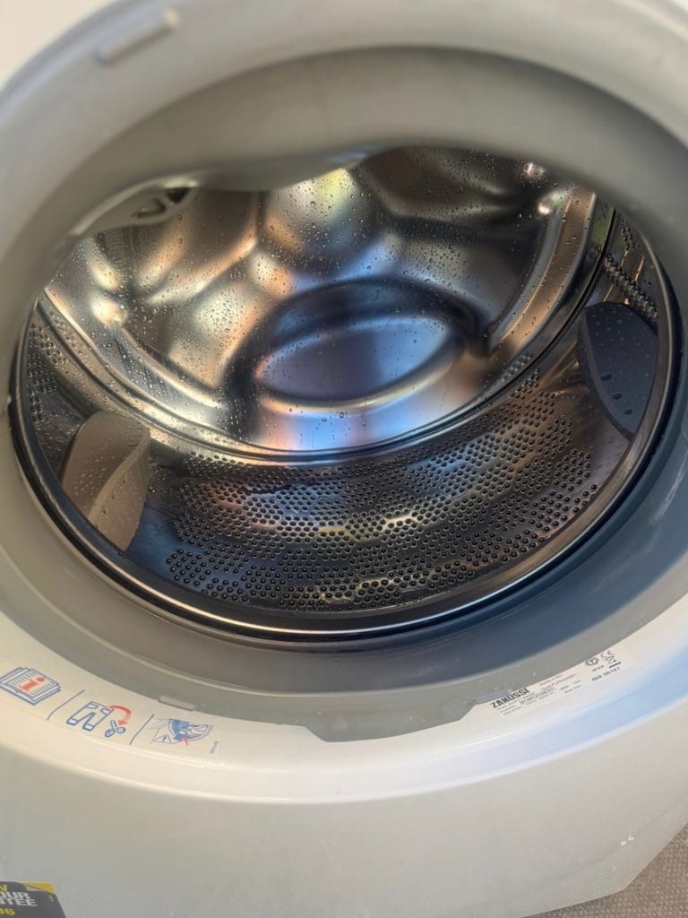 Zanussi 7KG 1300RPM Washing Machine For Sale/ FREE DELIVERY