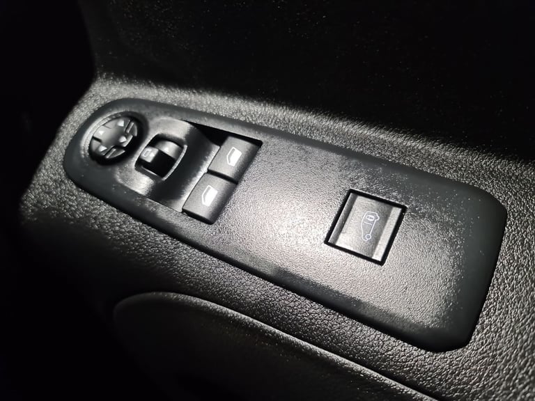 2024 Vauxhall Combo 1.5 TURBO D 2300 PRO P/V L2 H1 100 BHP LWB Panel Van Diesel Manual