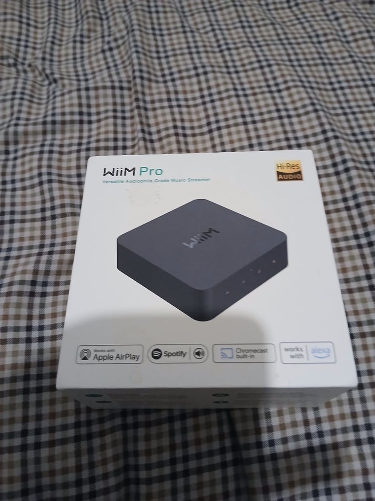 image for Wiim pro streamer & wiim voice remote 