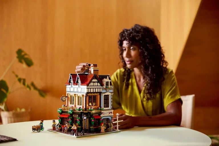 NEW SEALED LEGO ICONS TUDOR CORNER MINIATURE HOUSE SET 10350