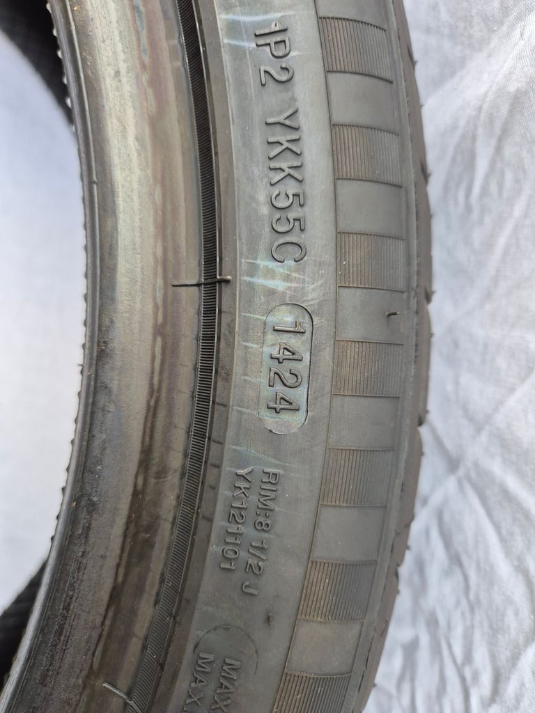  245 40 19 Radar R8+ Tyres New 