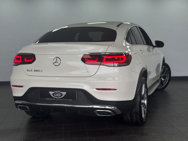 MERCEDES-BENZ GLC 2.0 GLC300d AMG Line (Premium Plus) Coupe G-Tronic+ 4MATIC