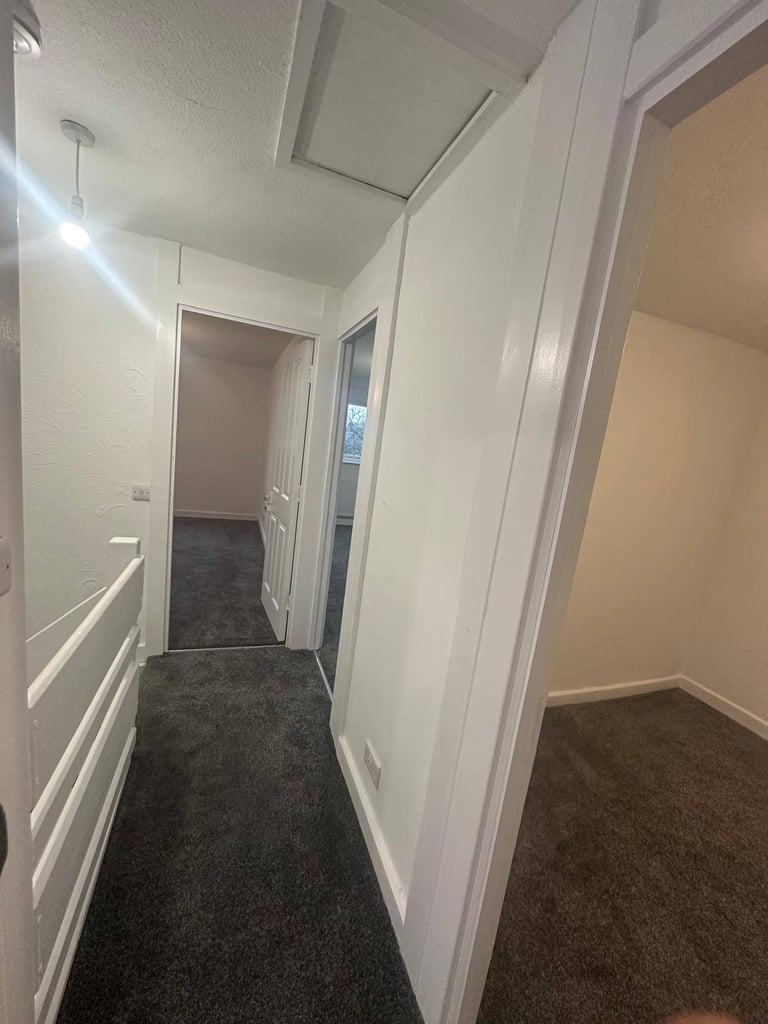 Spacious 3 Bedroom with 2 Reception House Available To Let In Romford (SS13 3PD)
