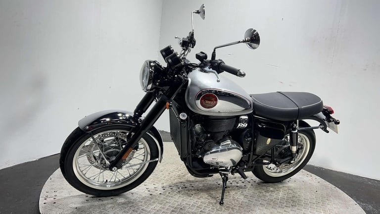 BSA Gold Star 650 2024 only 324 miles retro bike with a twist 650cc single