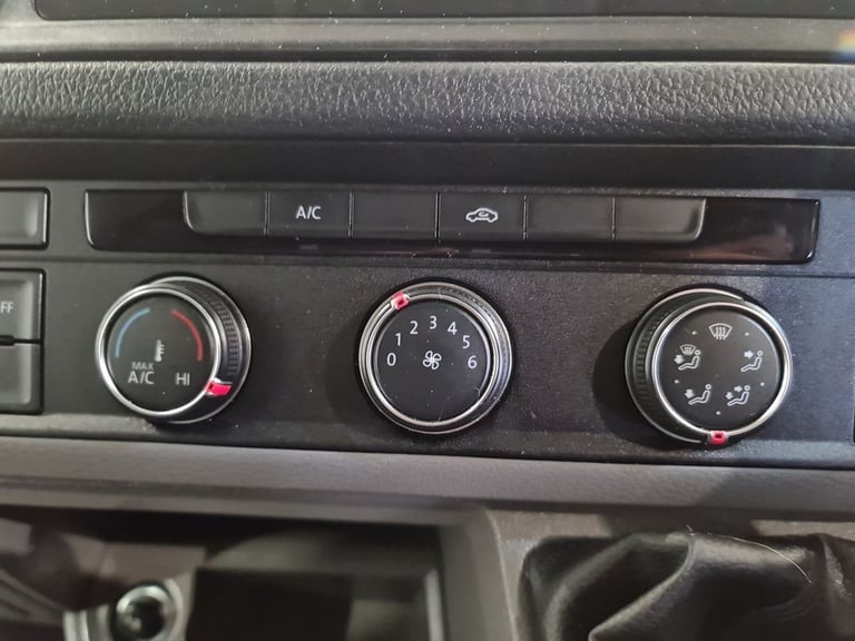 VOLKSWAGEN CRAFTER 2.0 TDI CR30 STARTLINE P/V FWD H/R 102 BHP MWB DIESEL