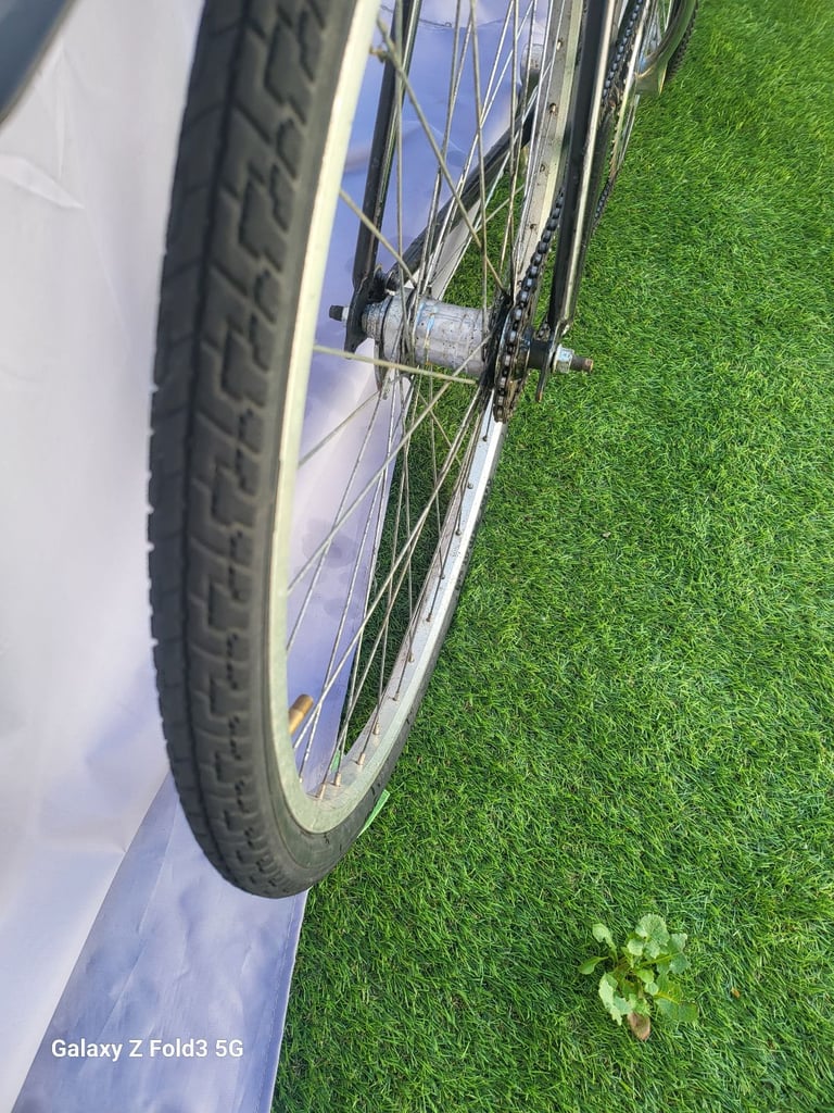 Vintage Raleigh Road Bike – Smooth Ride