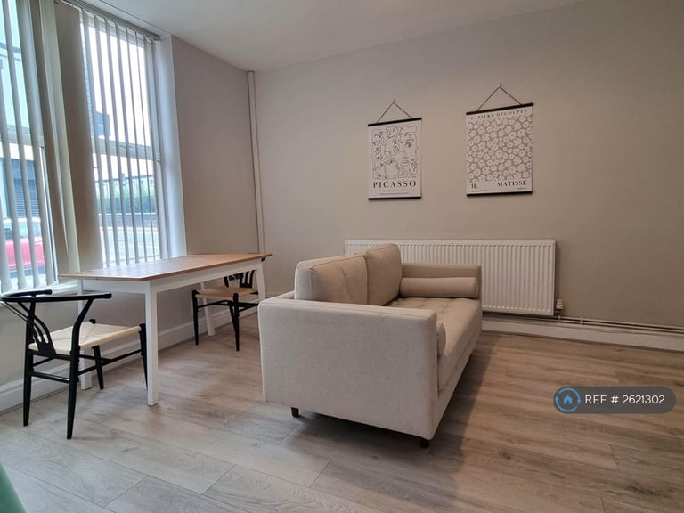 image for 2 bedroom flat in Alderson Road, Liverpool, L15 (2 bed) (#2621302)