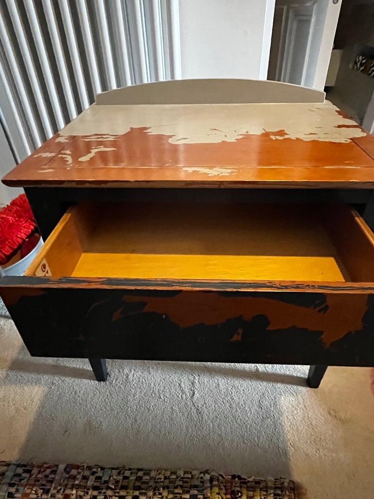 Bedside table - up cycling project 