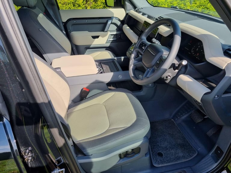 2023 Land Rover Defender 3.0 D250 X-Dynamic HSE 110 5dr Auto ESTATE Diesel Automatic