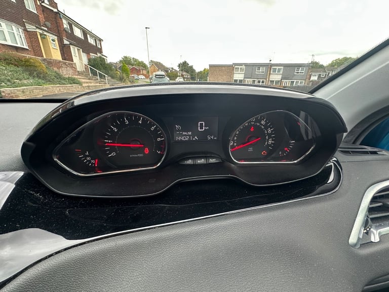 Peugeot, 208, Hatchback, 2013, Manual, 1199 (cc), 5 doors