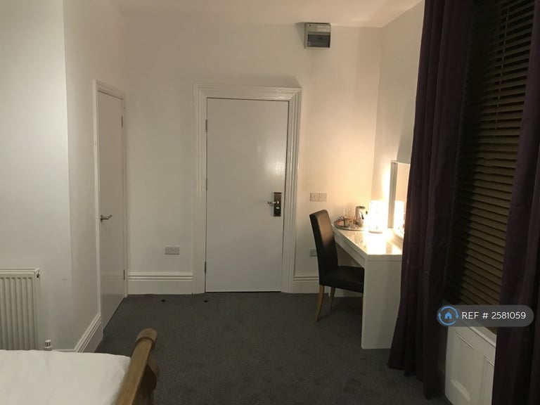 1 bedroom in Wostenholm Road, Sheffield, S7 (#2581059)