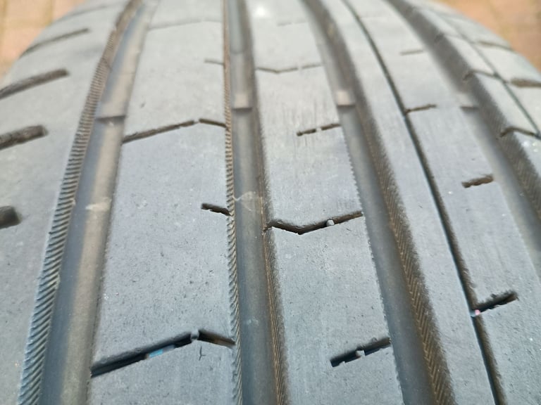 2 x 205 55 19" Excellent Tyres For Alloys Wheels