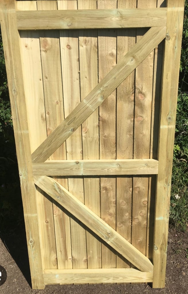 New feather edge gates 