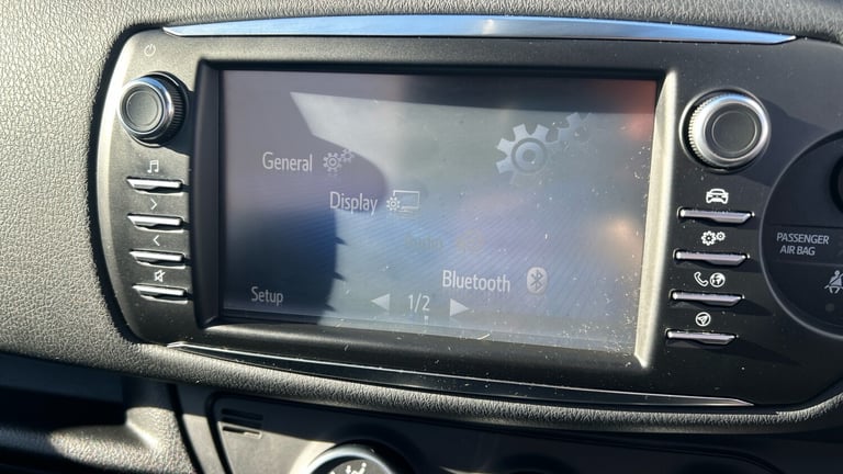 2019 Toyota Yaris 1.5 VVT-i Y20 5dr [Bi-tone] HATCHBACK PETROL Manual