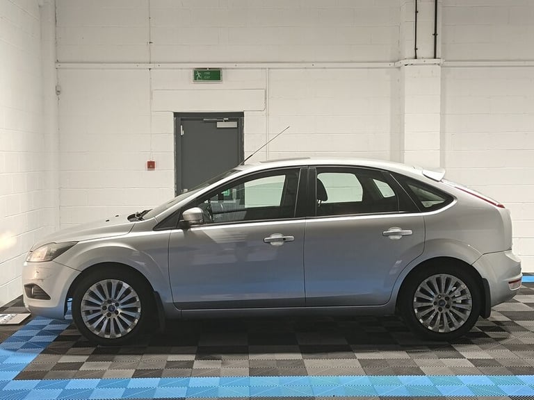 2010 Ford Focus 1.6 Titanium 5dr Auto HATCHBACK PETROL Automatic