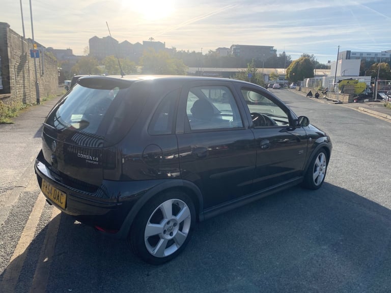 2004 Vauxhall Corsa 1.4i 16V SRi 5dr HATCHBACK PETROL Manual