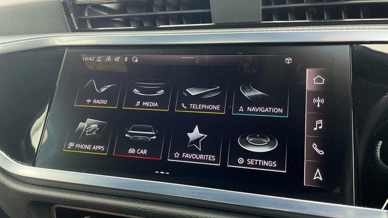 2023 Audi Q3 Black Edition 35 TFSI  150 PS 6-speed Manual SUV Petrol Manual