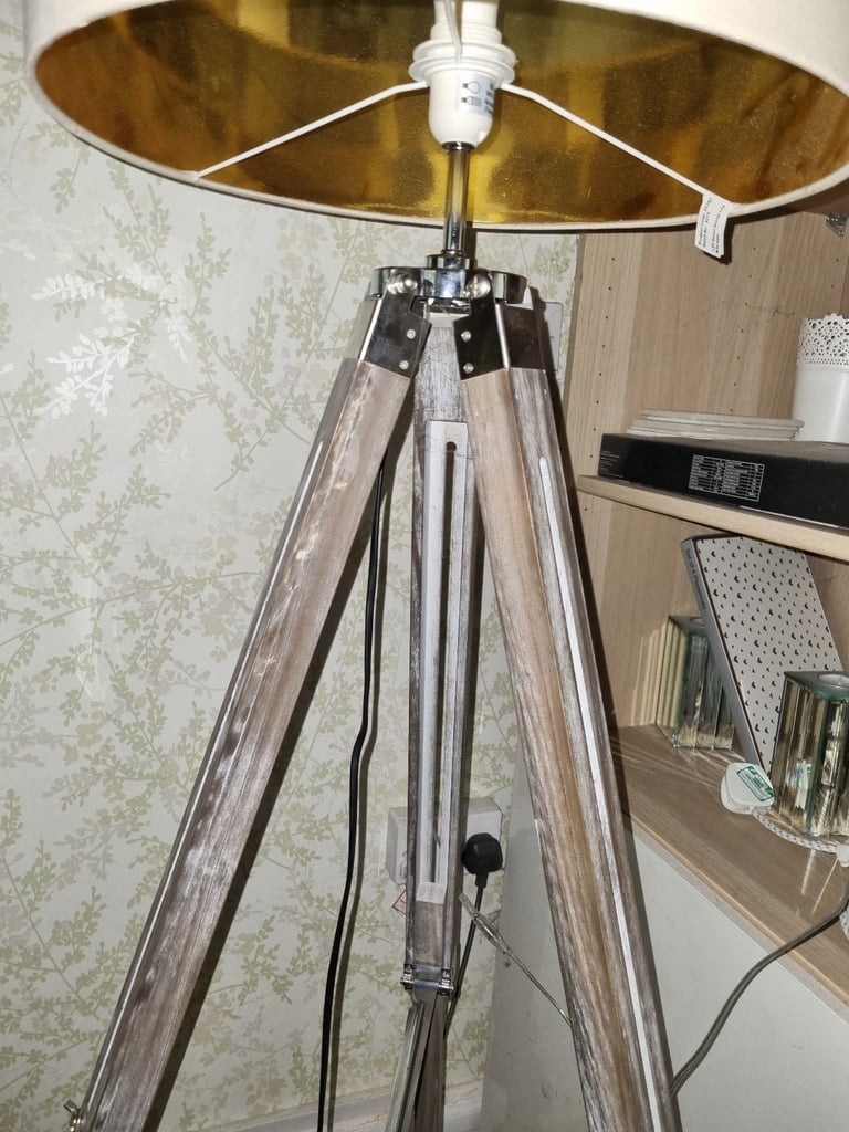 Tripod stand lamp £25