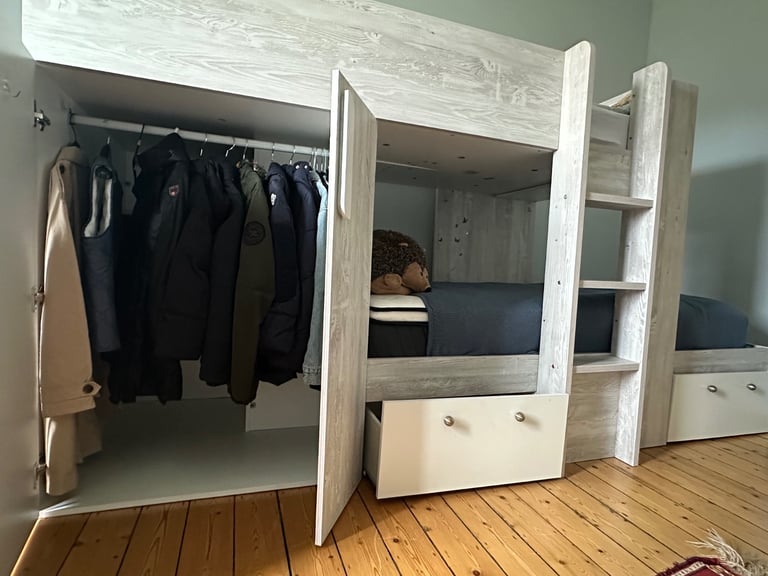 Children’s Bunk Bed with Wardrobe, Drawers & Shelf – Excellent Condition