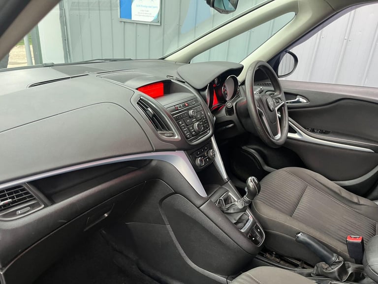2014 Vauxhall Zafira Tourer 2.0 CDTi Exclusiv Euro 5 5dr MPV Diesel Manual